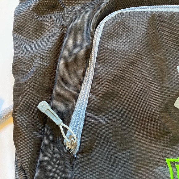 Under Armour Cinch Drawstring Backpack Gym Bag - Picture 2 of 8